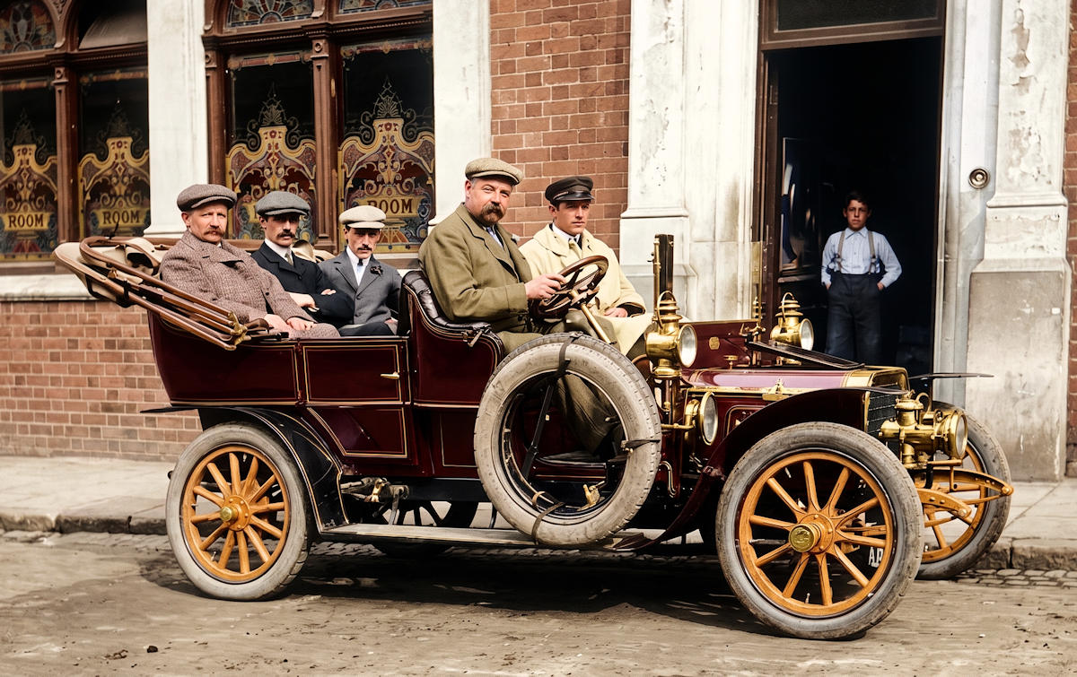 Circa 1910- posed picture outside the Paul Pry Pub (as the chauffeur is sat in the passenger seat)